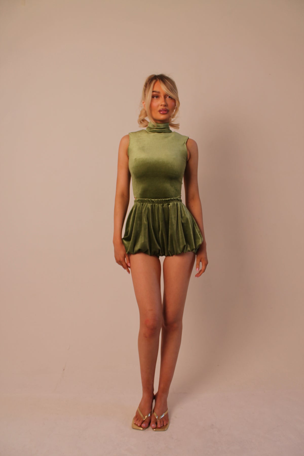 ‘’BELLE’ VELOUR SHORT SLEEVE BODYSUIT