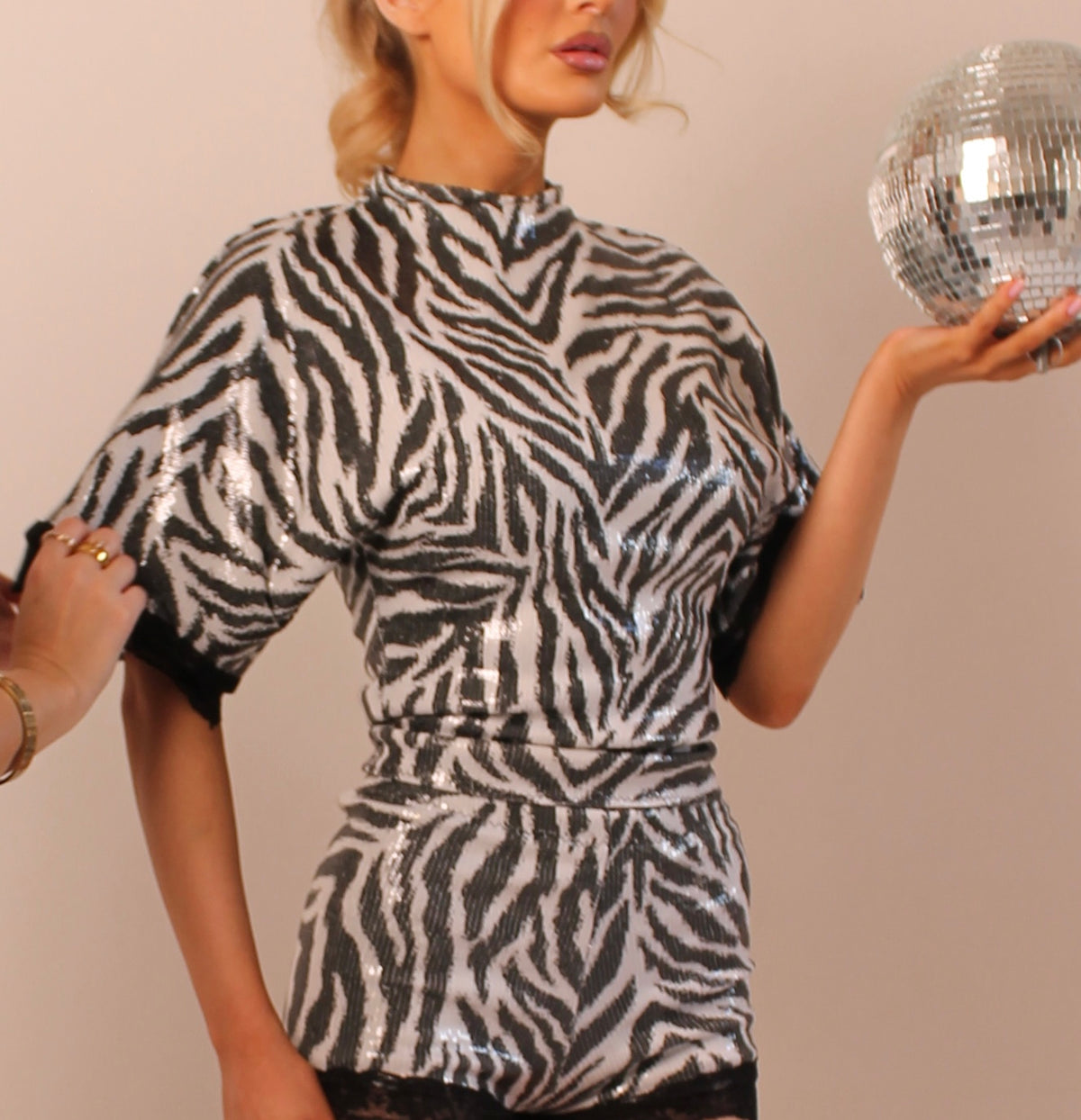 SAMPLE SEQUIN T SHIRT- ZEBRA